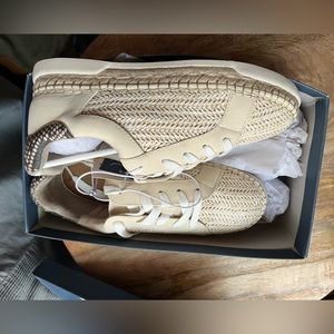 Universal Threads sneakers
